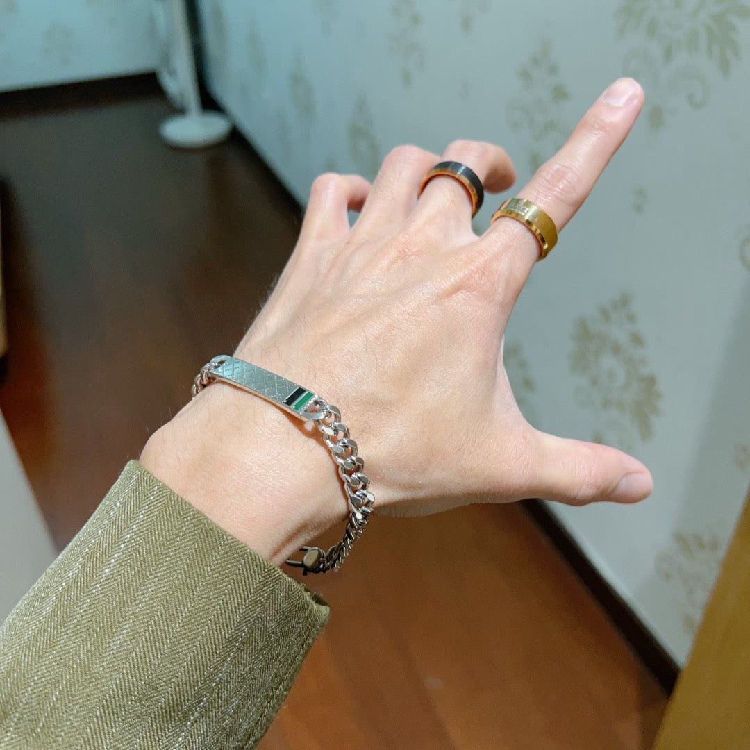 Floral Bracelet in Polished Metal-Tone – Design 018 detail view