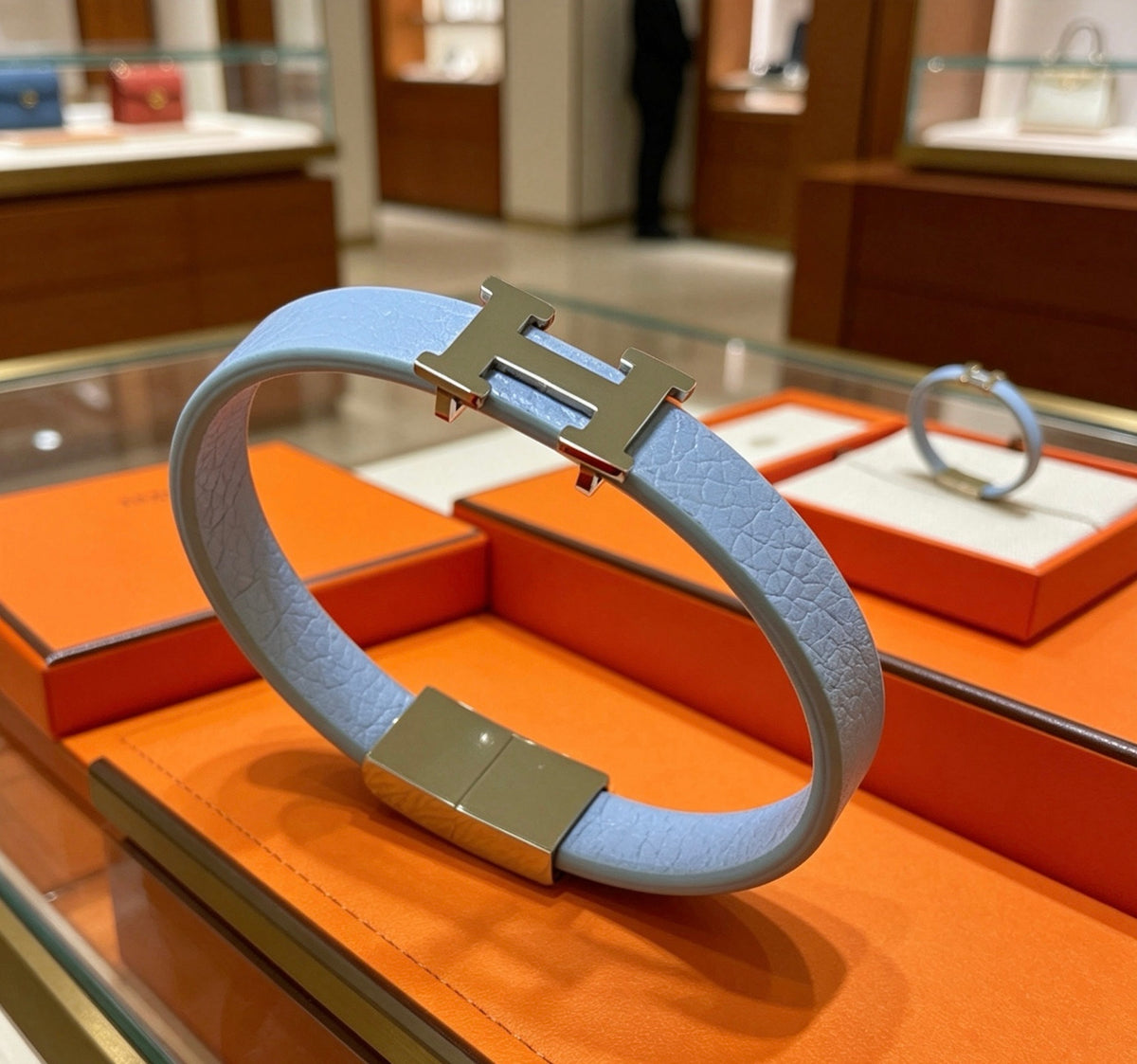 Martin Graham bangle in polished metal-tone – front product view