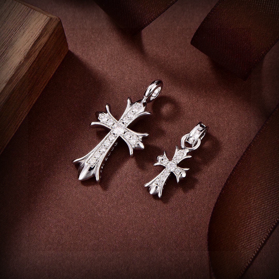 Cross Pendant Necklace in Metal-Tone – Design 08 close-up detail