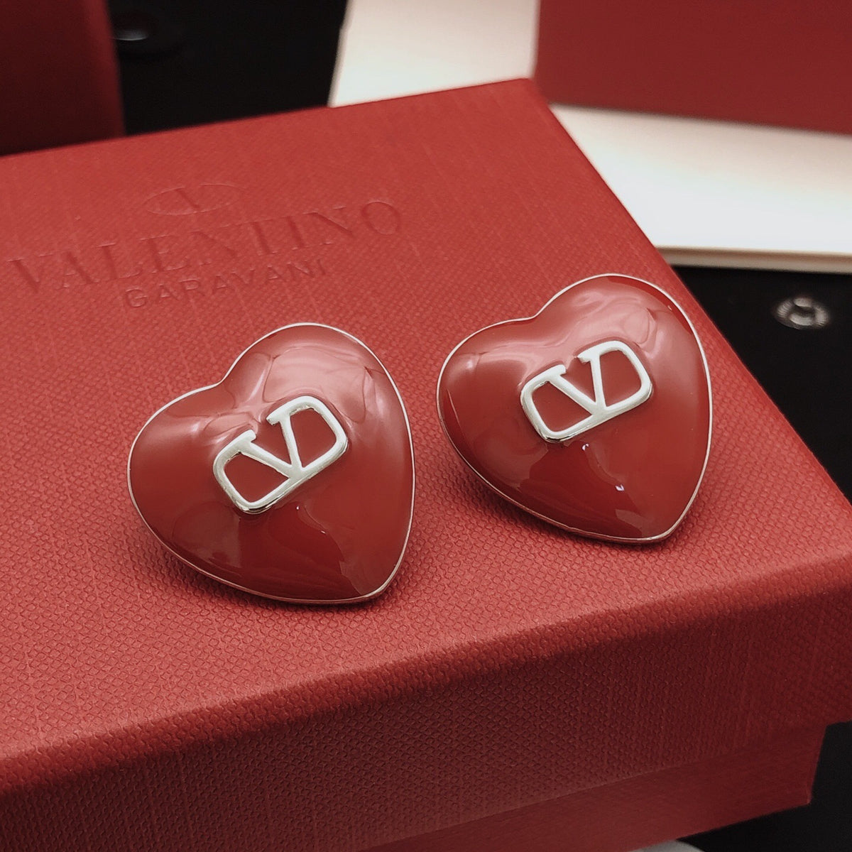 Heart Stud Earrings in Gold-Tone – Red – Design 03 main product view
