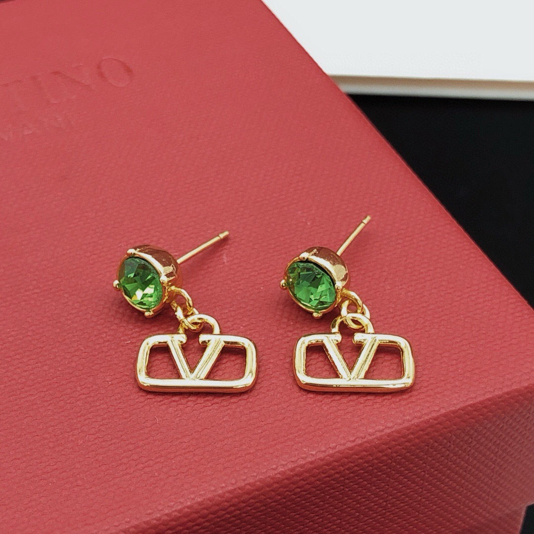 V Emblem Crystal-Accent Stud Earrings – Pink – Design 04 side detail
