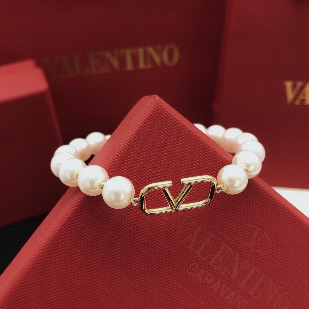Signature Emblem Bracelet in Gold-Tone – Design 11 styled detail