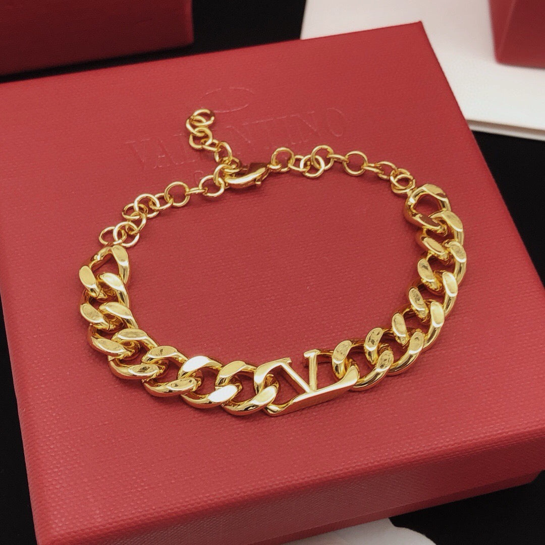 V Emblem Bracelet in Gold-Tone – Design 03 main product view