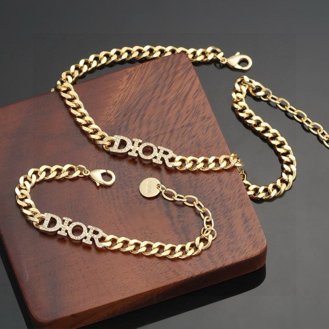 Graphic Letter Motif Pendant Necklace in Polished Metal-Tone with Vintage-Style Finish – Design 006 side detail