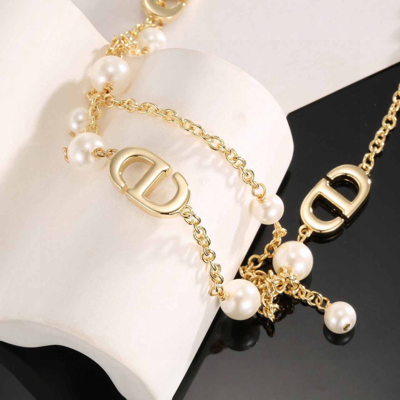 Graphic Letter Motif Pendant Necklace in Polished Metal-Tone with Vintage-Style Finish – Design 008 side detail
