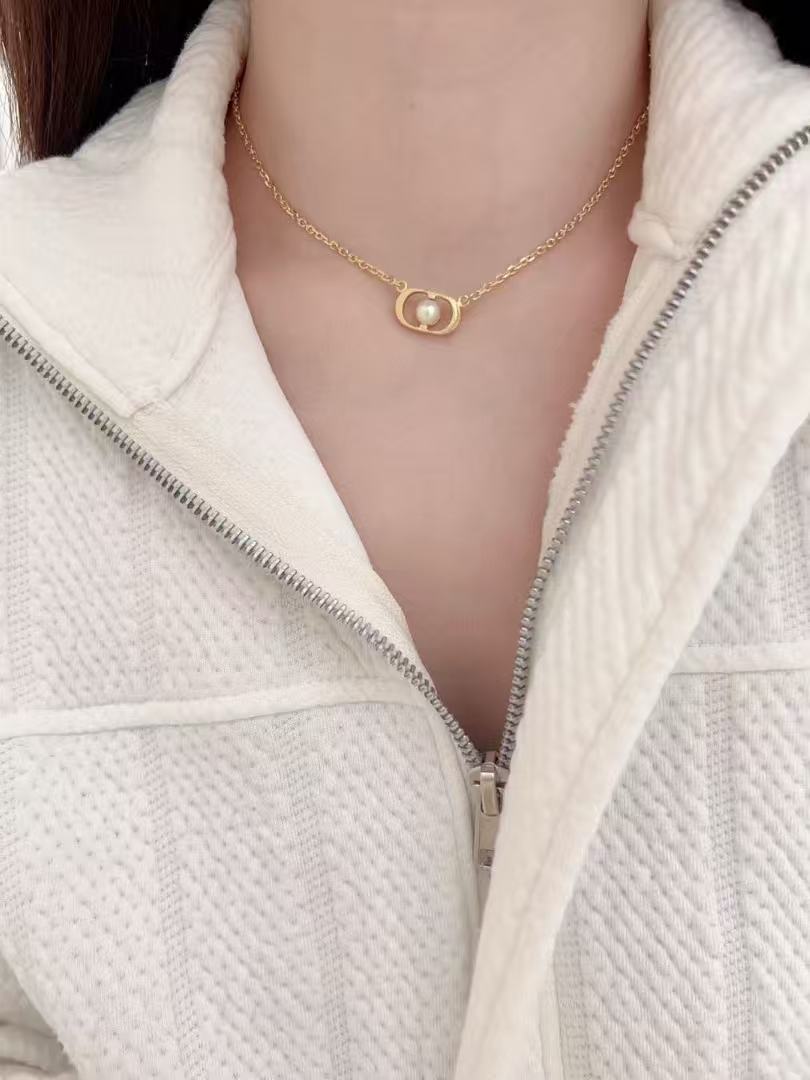 Graphic Letter Motif Pendant Necklace in Polished Metal-Tone – Design 037 detail view