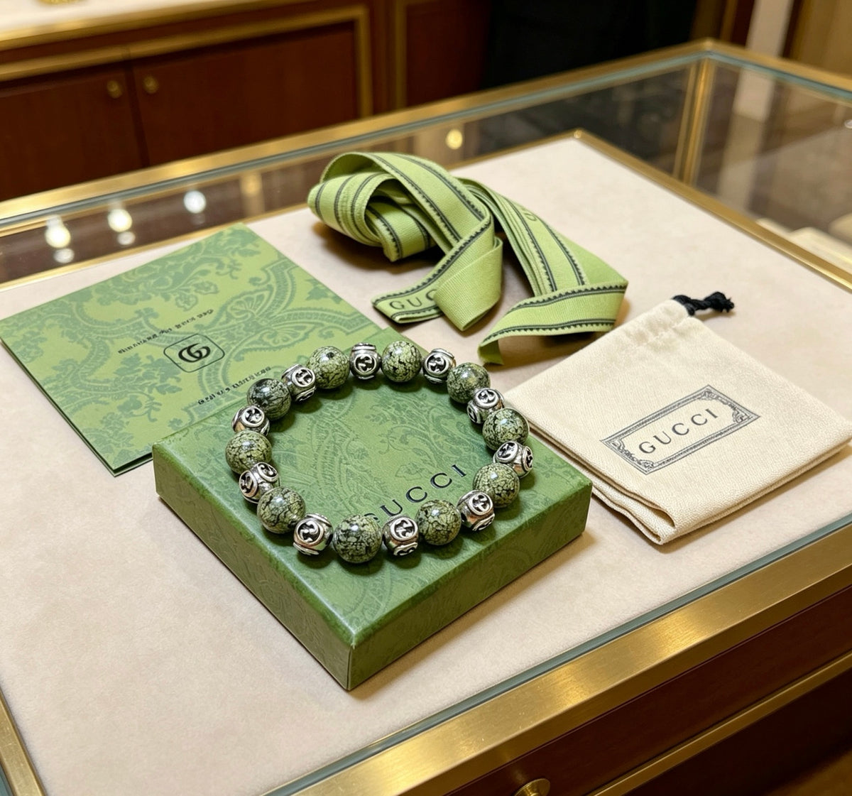 Double-G Emblem Bracelet in Polished Metal-Tone – Design 032 close-up detail