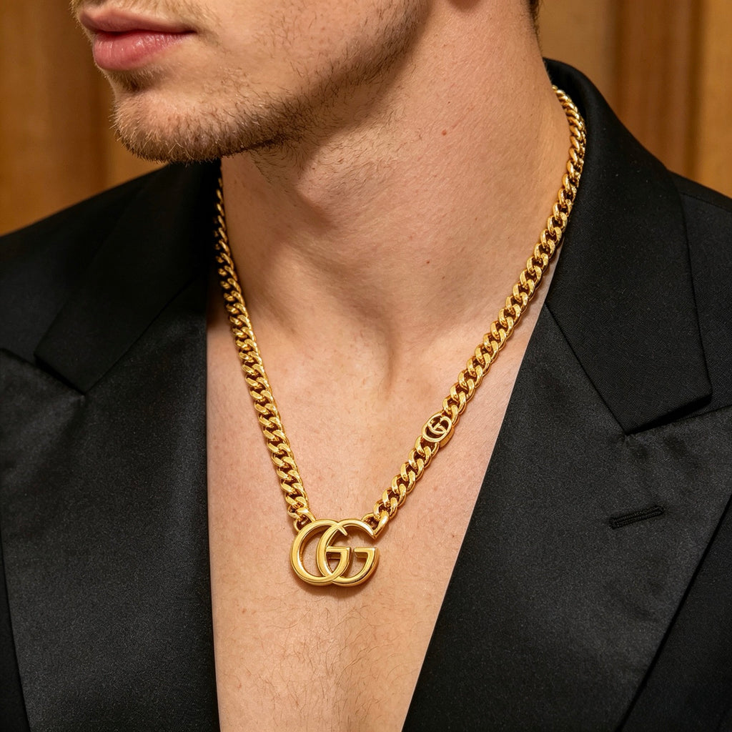 Double-G Emblem Pendant Necklace in Polished Metal-Tone – Vintage Detail – Design 040 detail view