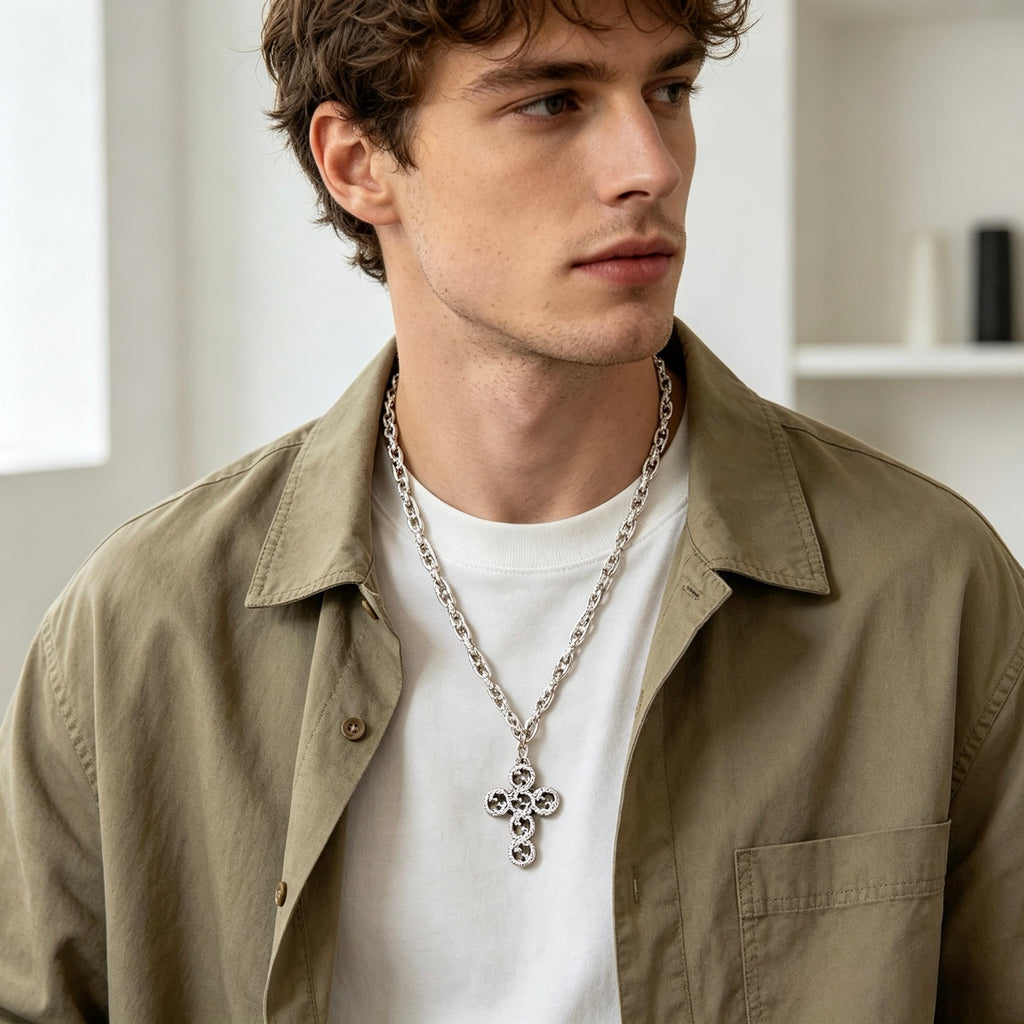 Double-G Emblem Pendant Necklace in Polished Metal-Tone – Vintage Detail – Design 039 detail view