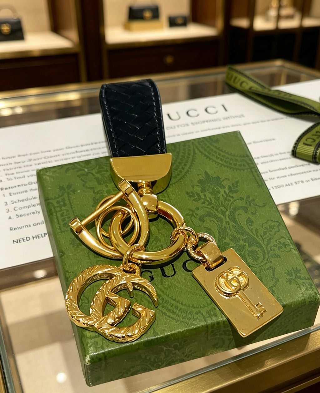 Double-G Emblem Keychain in Polished Metal-Tone – Design 033 side detail