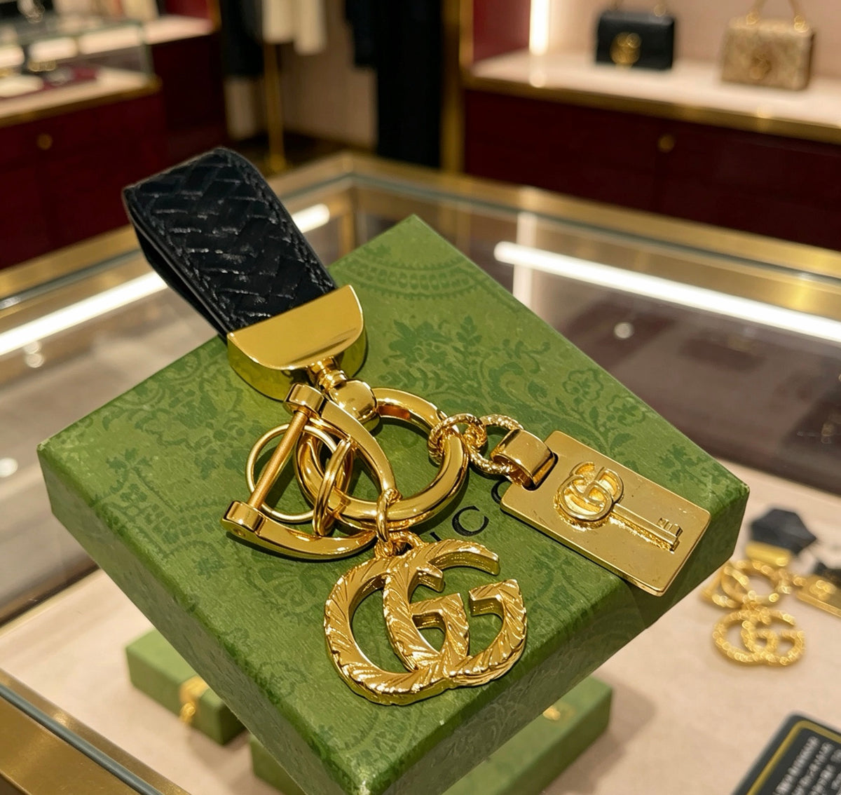 Double-G Emblem Keychain in Polished Metal-Tone – Design 033 styled product view