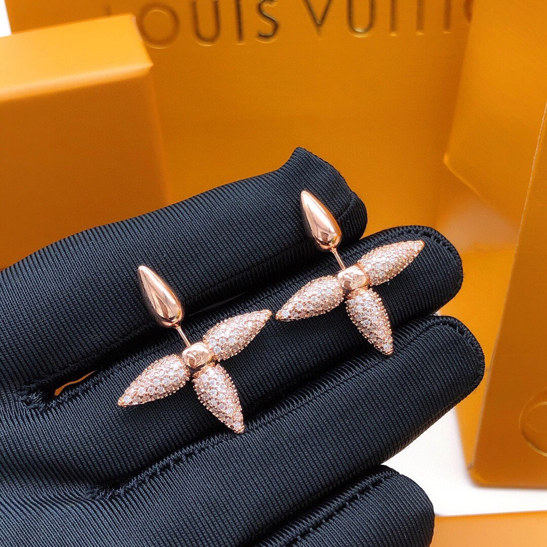 Star Stud Earrings in Rose-Gold-Tone side detail