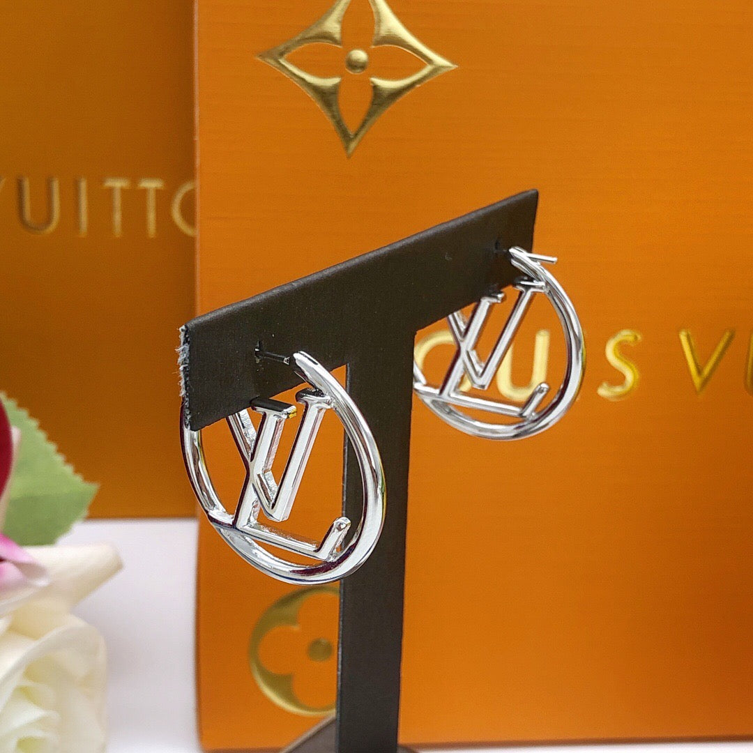 Round Statement Earrings in Gold-Tone – Design 009 detail view