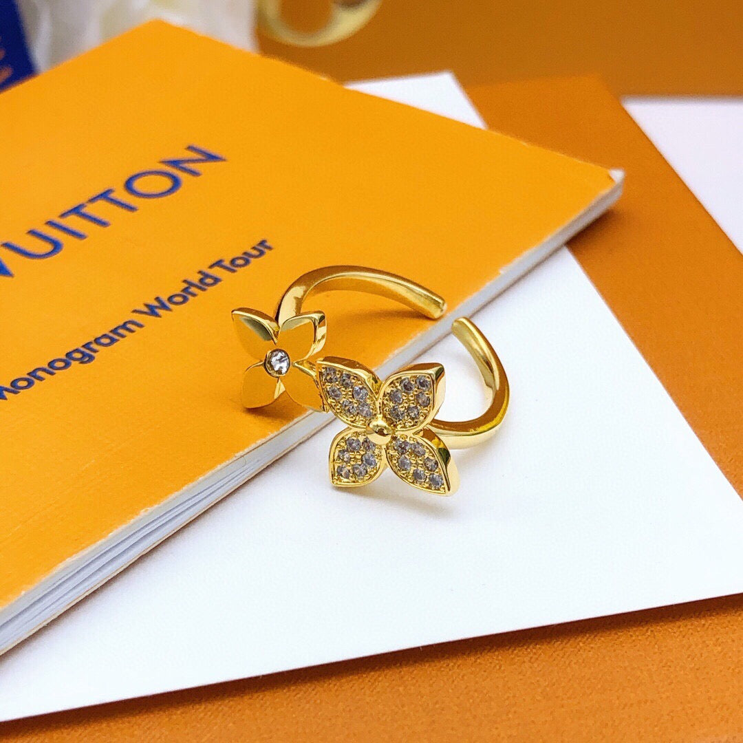 Geometric Emblem Statement Ring in Gold-Tone – Design 007 close-up detail