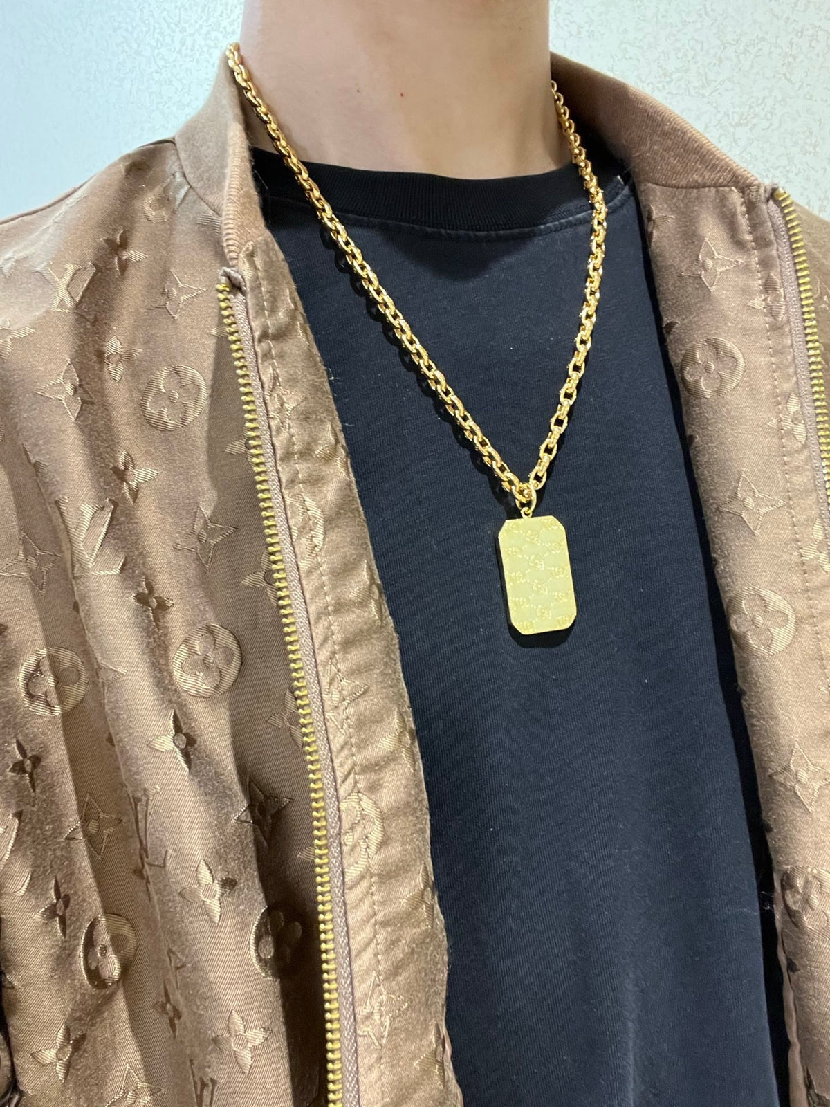 Double-G Emblem Pendant Necklace in Polished Metal-Tone – Design 110 detail view