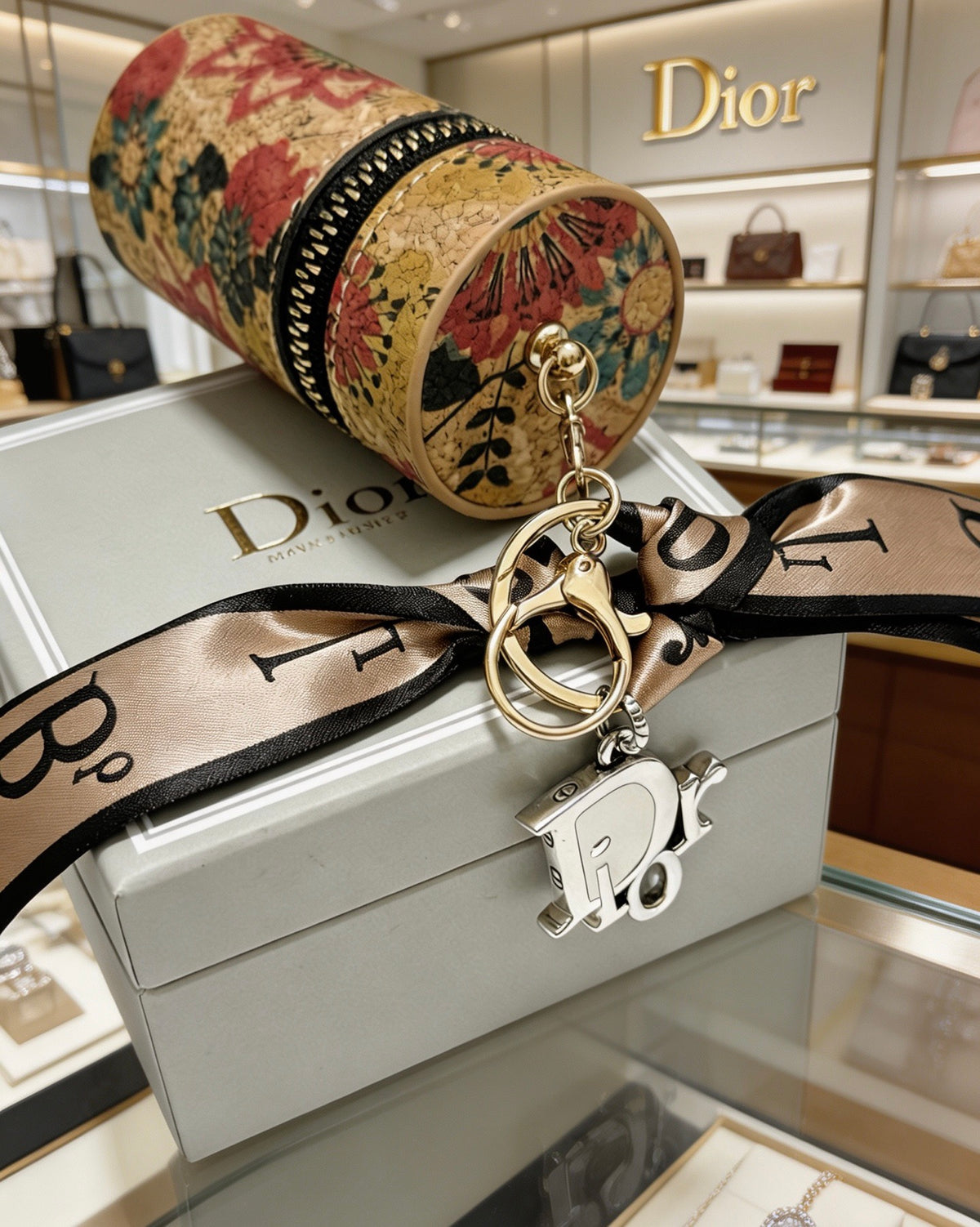 Star Motif Bag Charm in Polished Metal-Tone with Vintage-Style Finish – Design 001 main product view