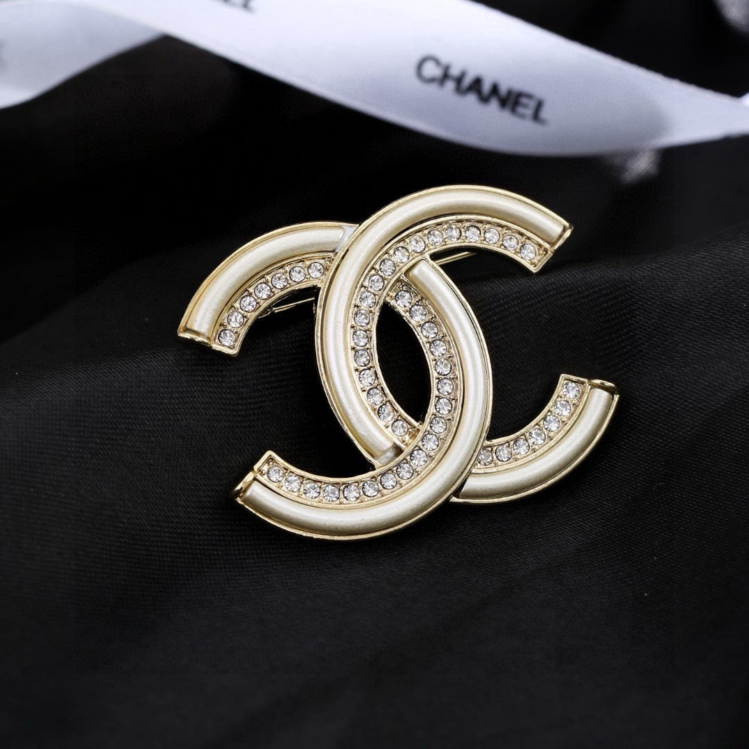 Double-C Emblem Brooch in Polished Metal-Tone – Design 021 main product view
