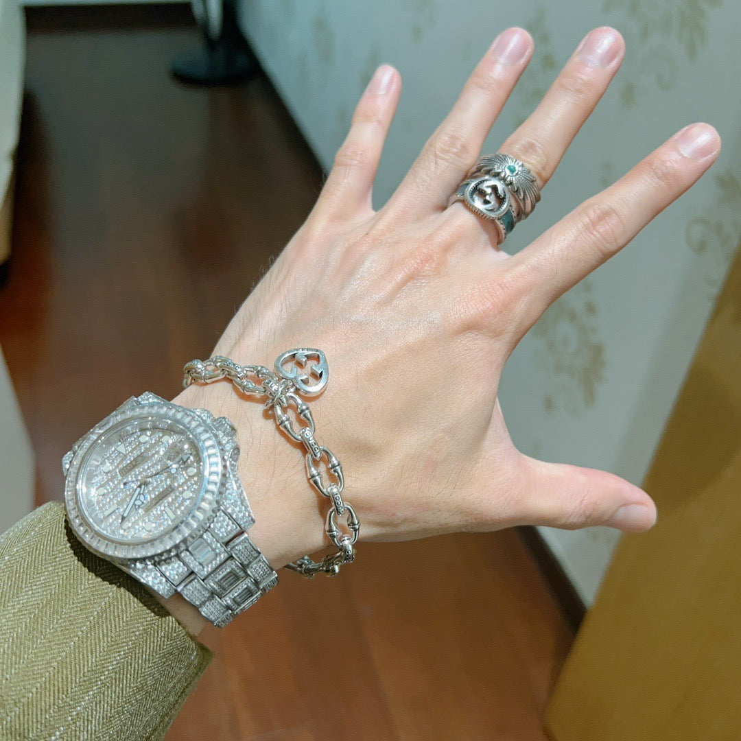 Floral Bracelet in Polished Metal-Tone – Design 002 detail view