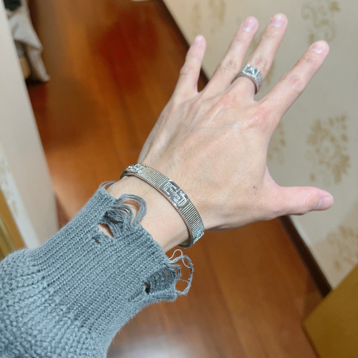Serpentine Bangle in Polished Metal-Tone – Serpentine Detail – Design 008 main product view