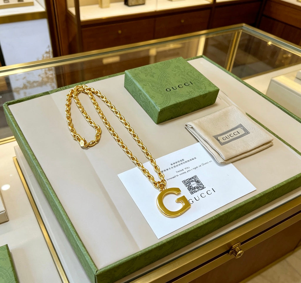 Double-G Emblem Pendant Necklace in Gold-Tone – Design 010 side detail