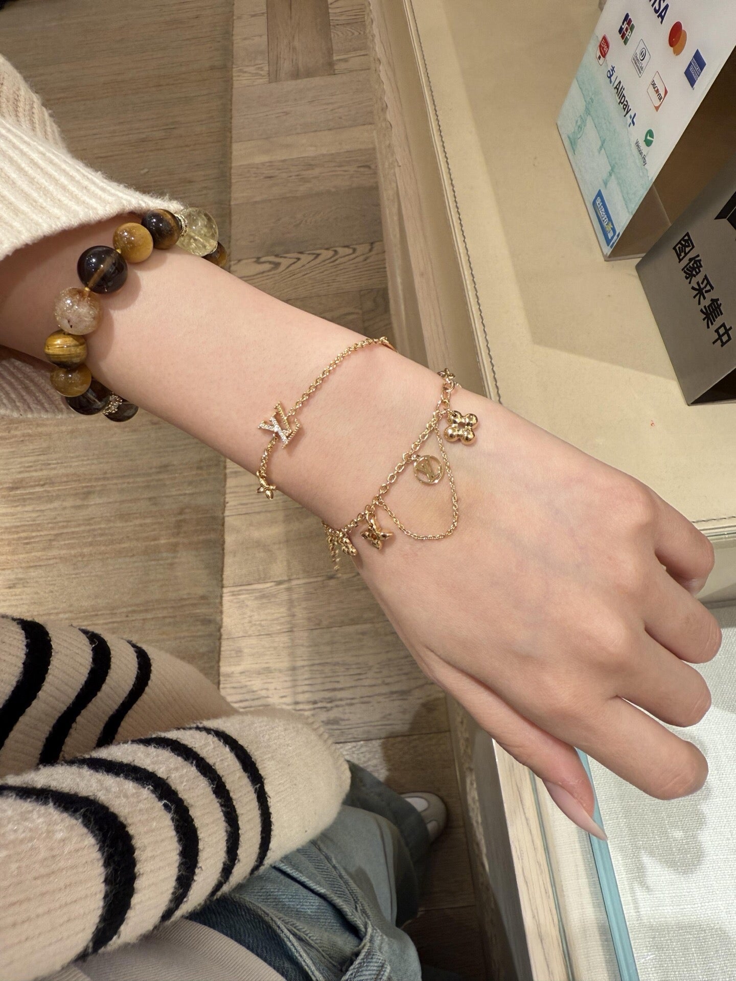 Floral Bracelet in Gold-Tone – Design 008 front product view