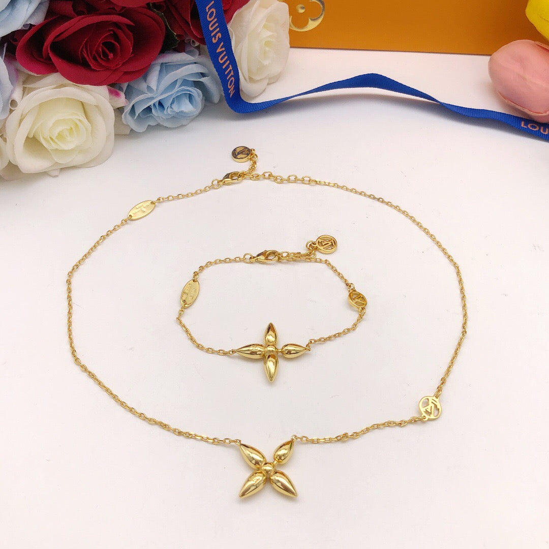 Geometric Emblem Bracelet in Gold-Tone – Design 051 main product view