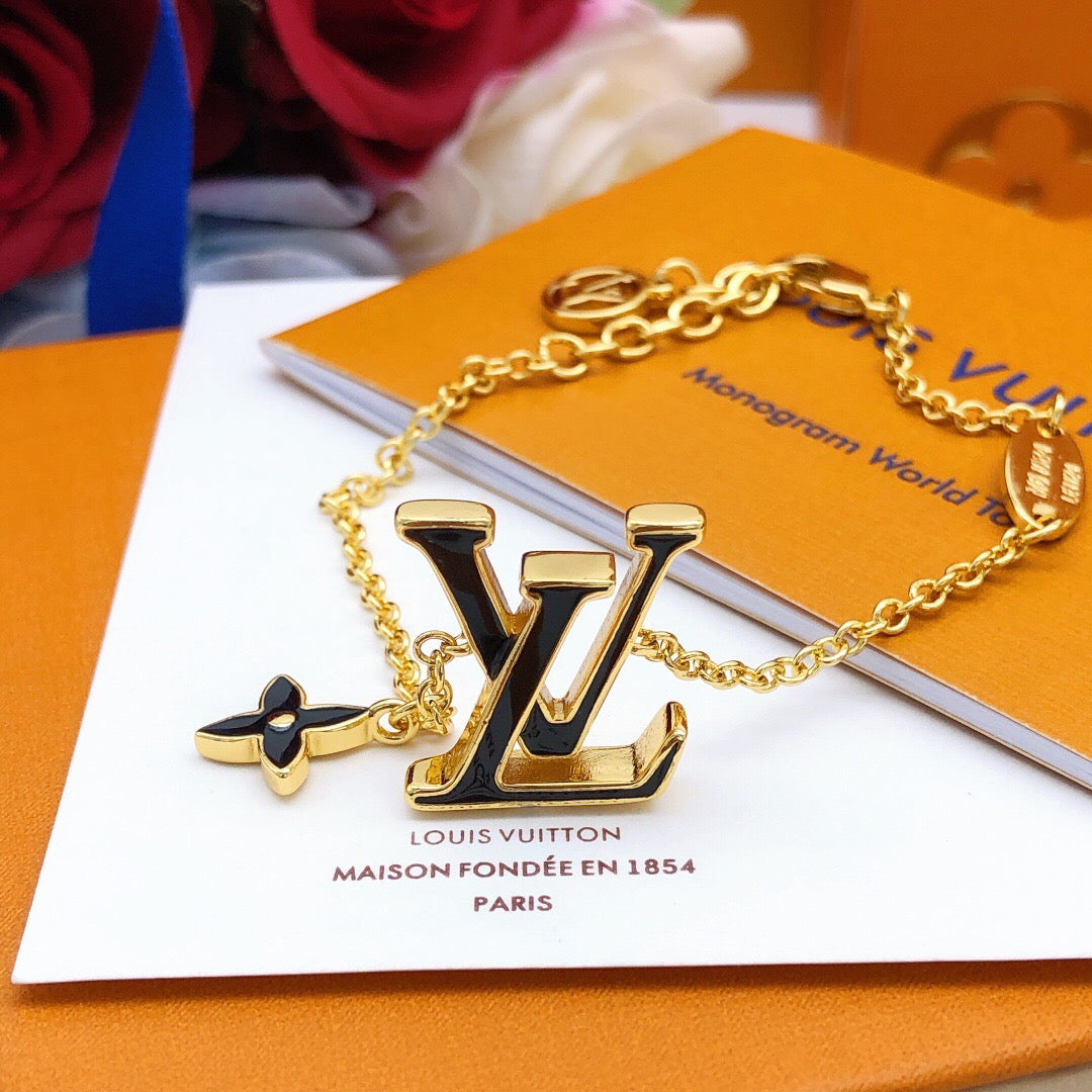 Geometric Emblem Bracelet in Gold-Tone – Black Detail – Design 003 detail view