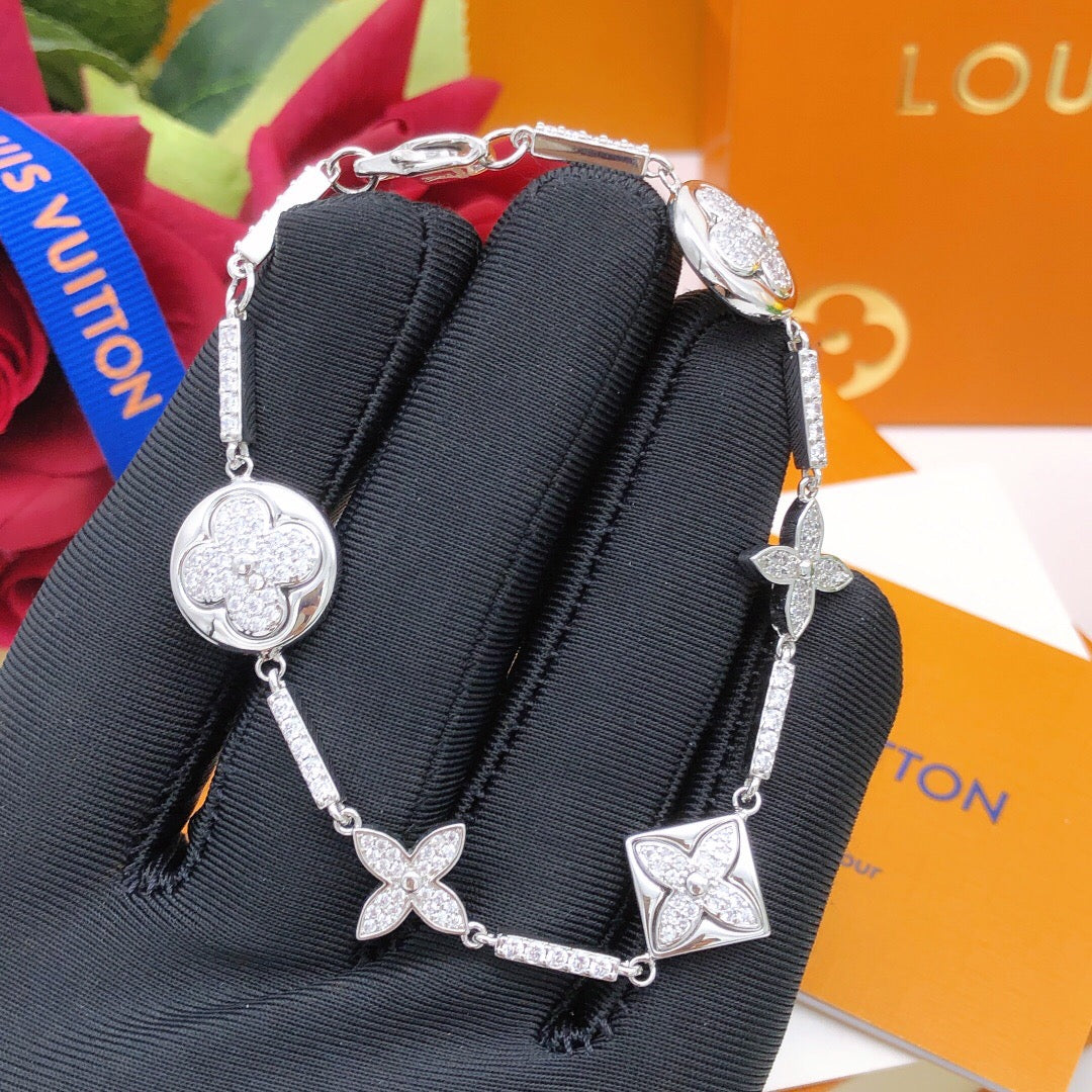 Geometric Emblem Bracelet in Silver-Tone – Silver Detail – Design 012 main product view