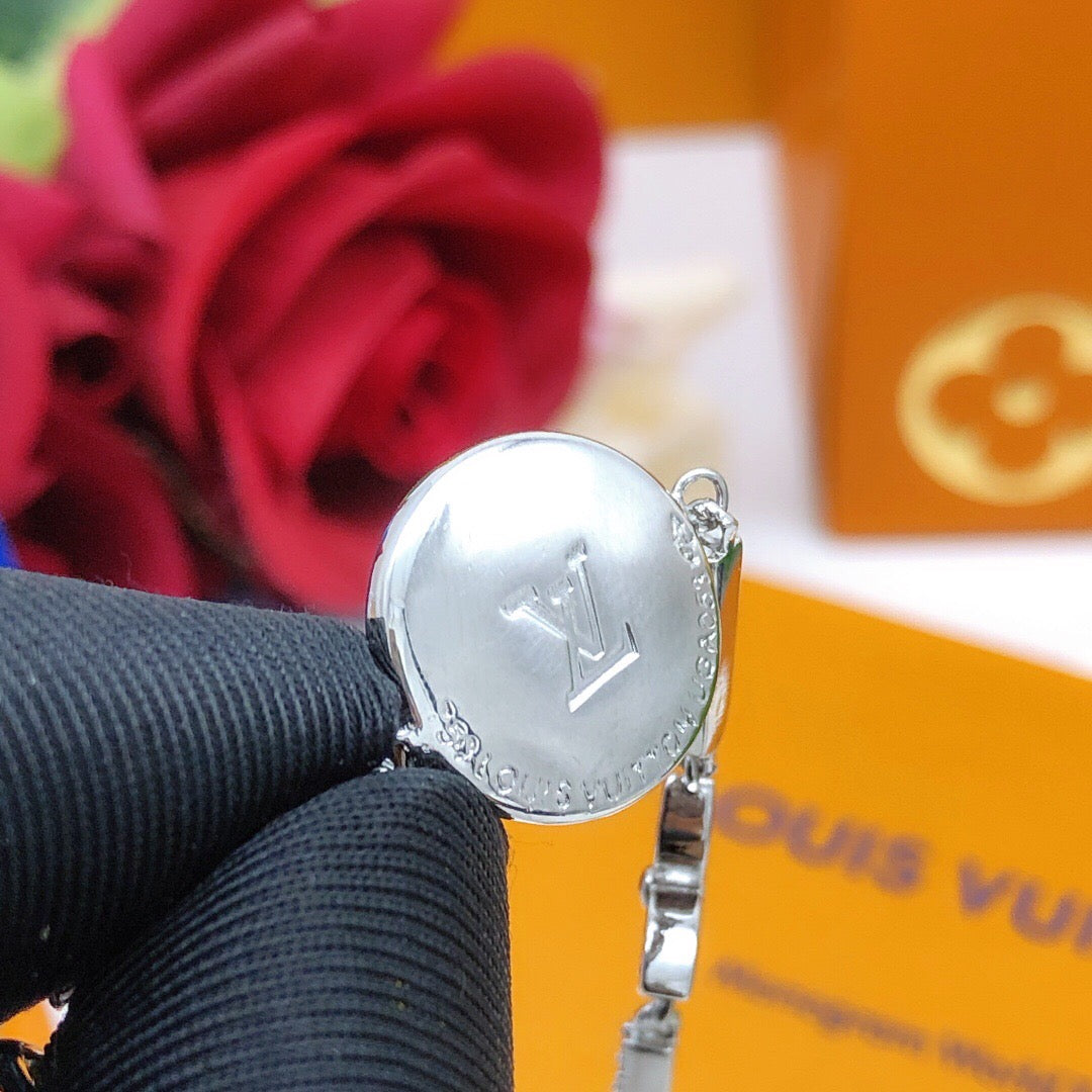 Geometric Emblem Bracelet in Silver-Tone – Silver Detail – Design 016 side detail