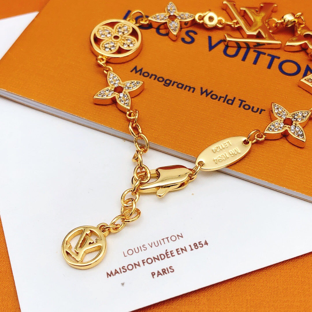 Geometric Emblem Bracelet in Gold-Tone – Design 044 detail view