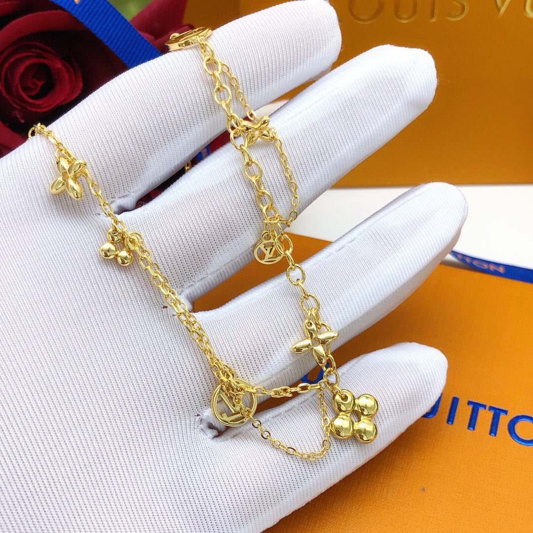 Floral Bracelet in Gold-Tone – Design 009 side detail