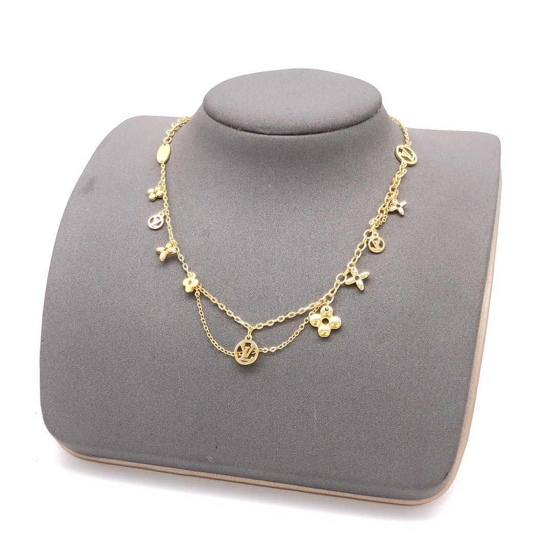 Floral Bracelet in Gold-Tone – Design 009 detail view