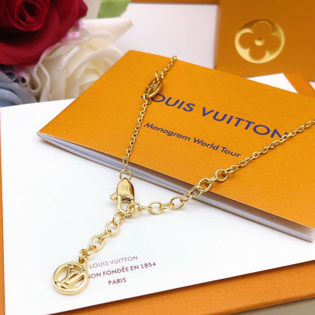 Bag Motif Pendant Necklace in Polished Metal-Tone – Bag Detail – Design 002 detail view