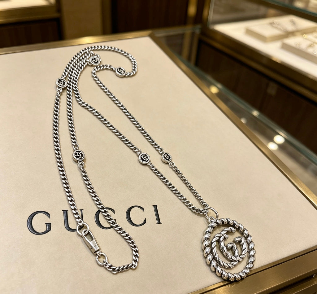 Double-G Emblem Pendant Necklace in Silver-Tone – Vintage Detail – Design 019 main product view