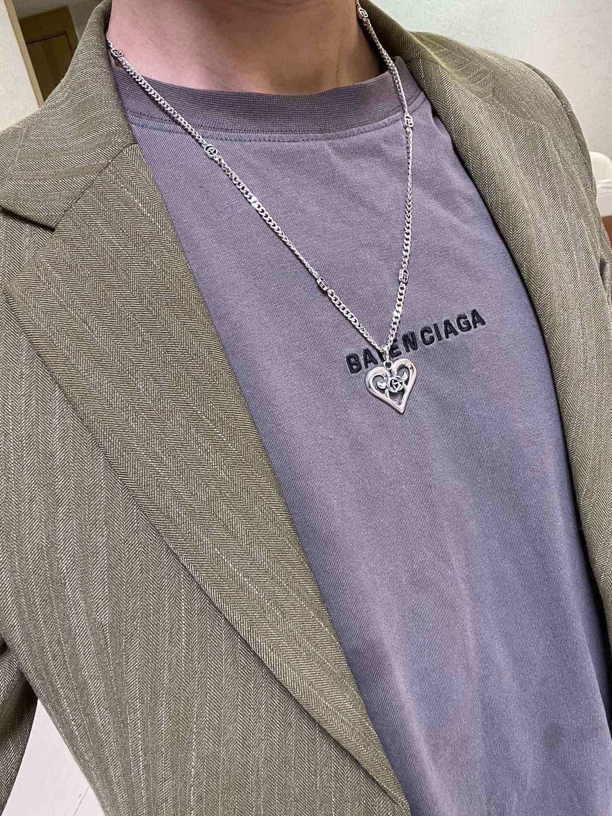Double-G Emblem Pendant Necklace in Polished Metal-Tone – Design 046 detail view