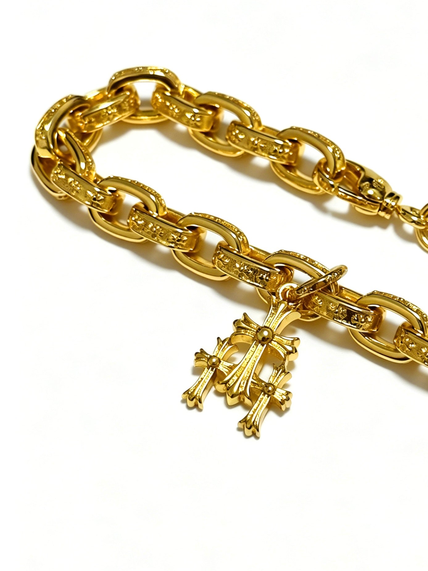 Cross Cuban-Link Bracelet in Antique Silver-Tone – Cuban Link – Design 05 detail view