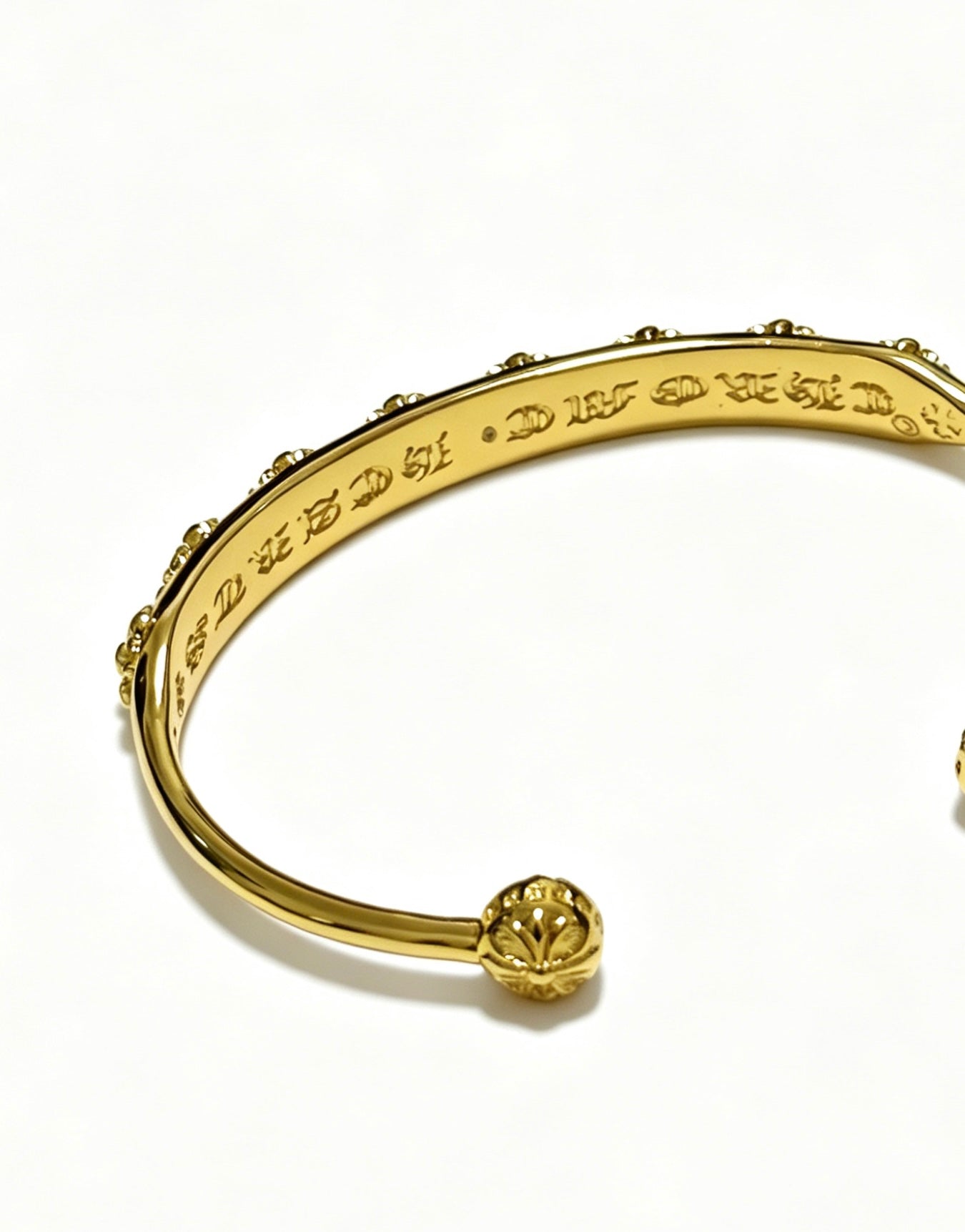 Cross Statement Bracelet in Metal-Tone – Design 02 close-up detail
