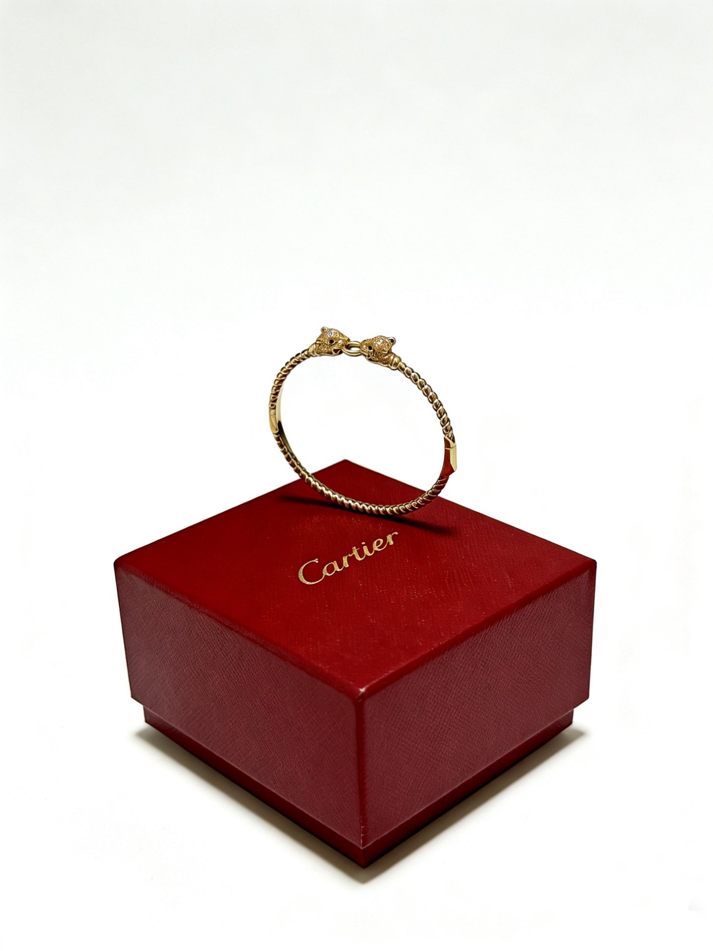 Sculptural Statement Bracelet in Gold-Tone – Design 40 detail view