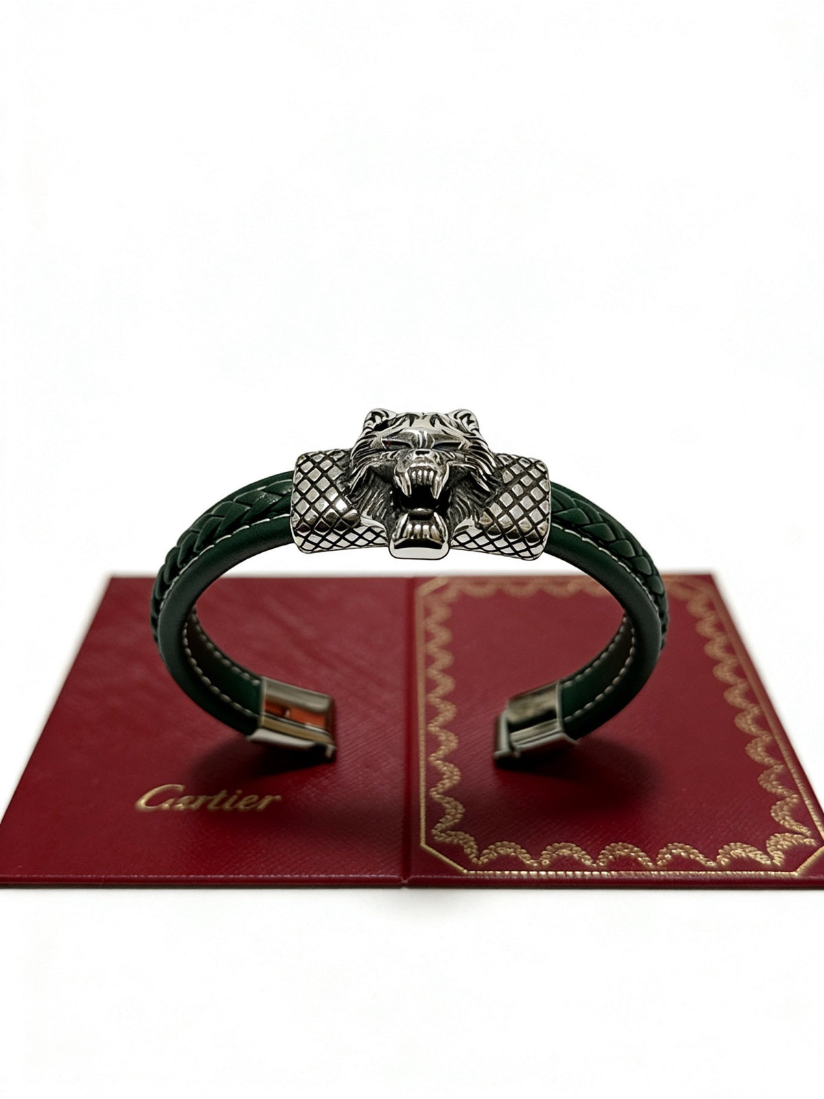 Sculptural Statement Bracelet in Gold-Tone – Design 38 close-up detail