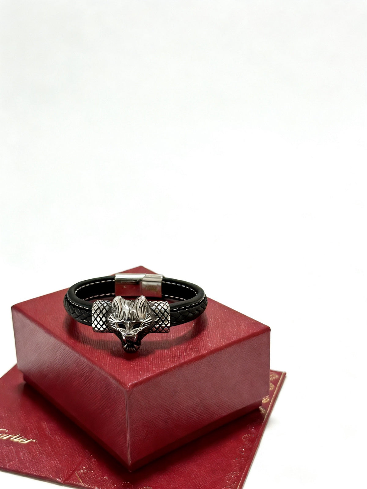 Sculptural Statement Bracelet in Gold-Tone – Design 37 close-up detail