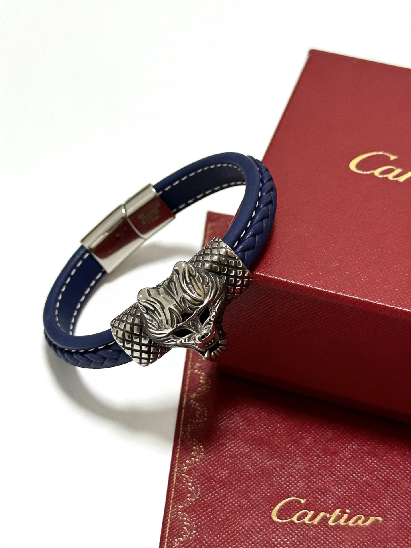 Sculptural Statement Bracelet in Gold-Tone – Design 36 detail view