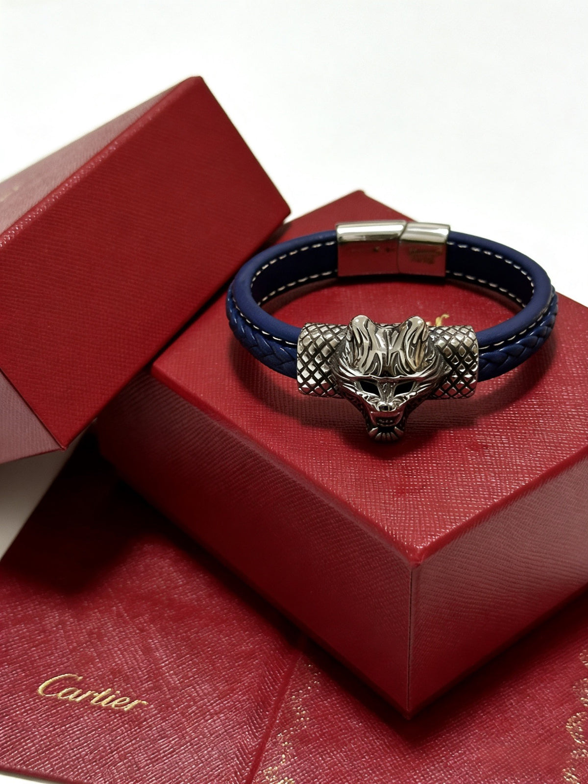Sculptural Statement Bracelet in Gold-Tone – Design 36 close-up detail