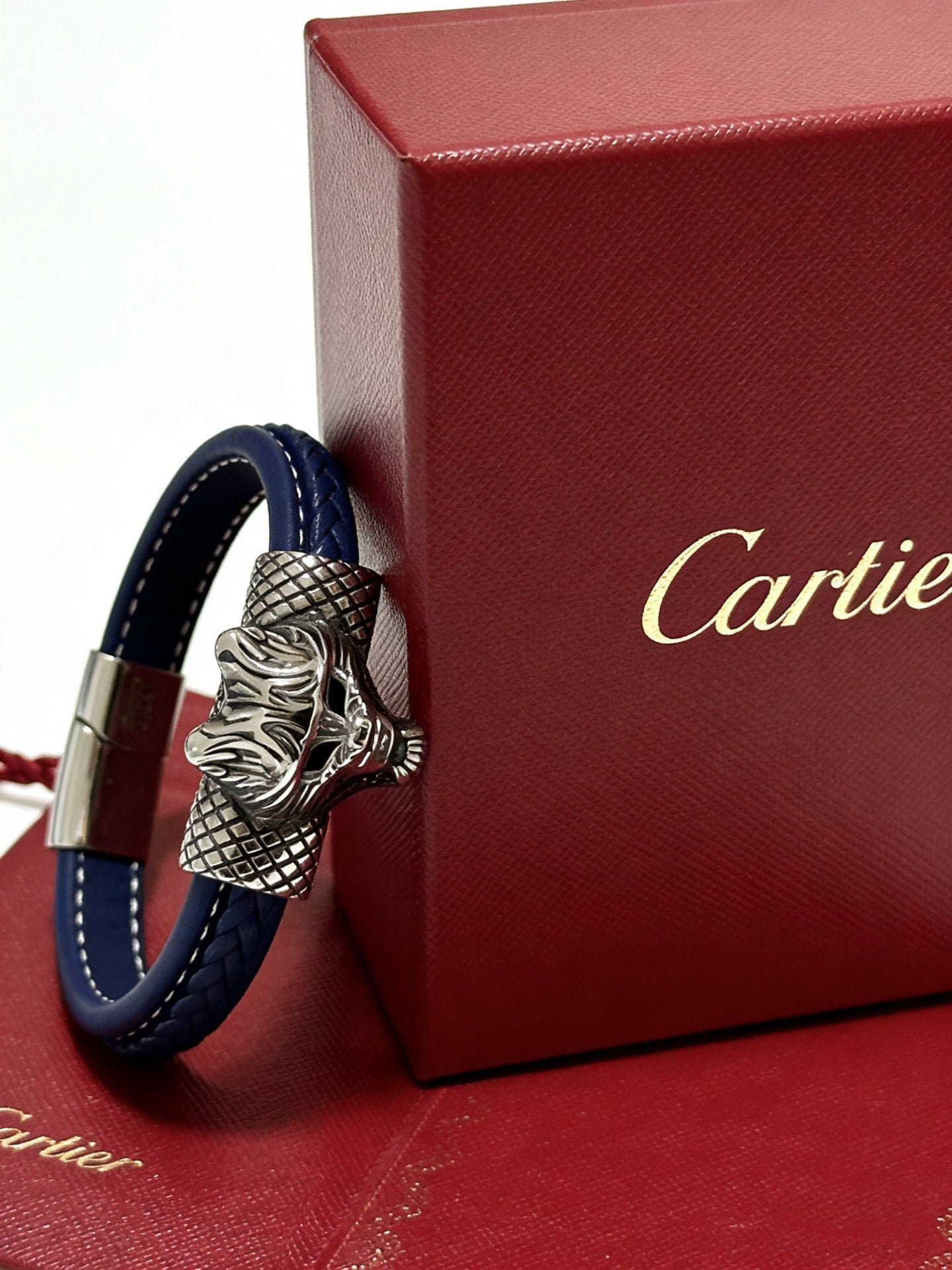 Sculptural Statement Bracelet in Gold-Tone – Design 36 detail view
