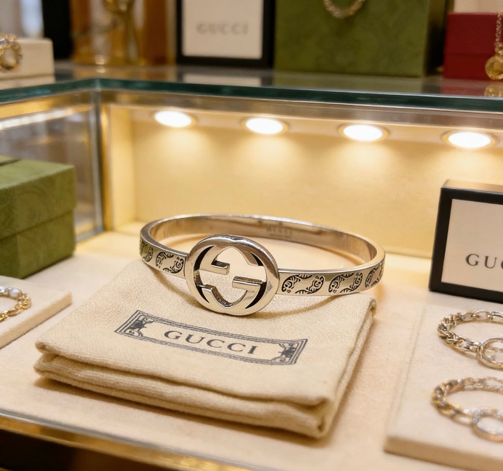 Double-G Emblem Bangle in Polished Metal-Tone – Design 003 front product view