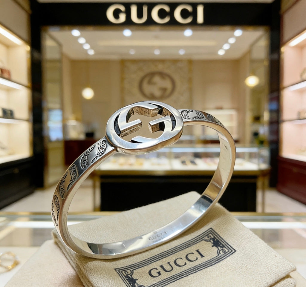 Double-G Emblem Bangle in Polished Metal-Tone – Design 003 side detail