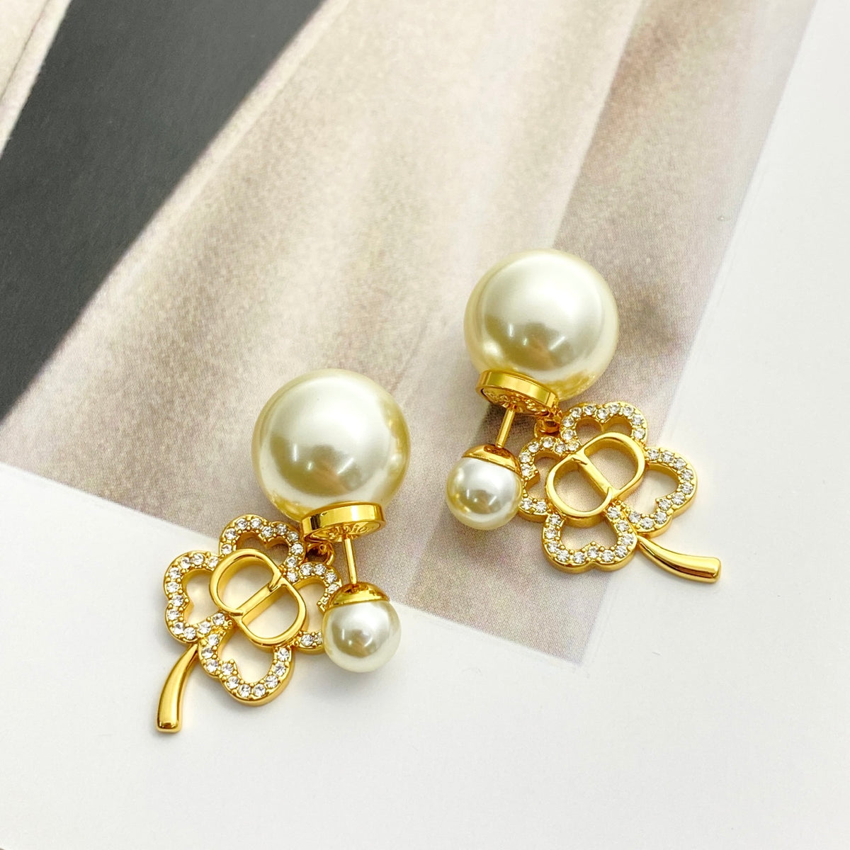 Pearl-Style Motif Stud Earrings in Gold-Tone with Pearl-Style Detail – Design 003 close-up detail