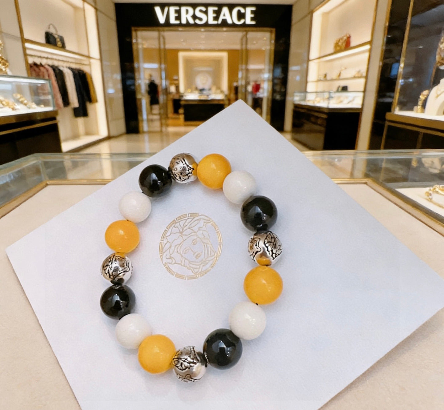 Medusa Head Beaded Bracelet with Agate-Style Beads – Rock-Inspired – Design 02 side detail