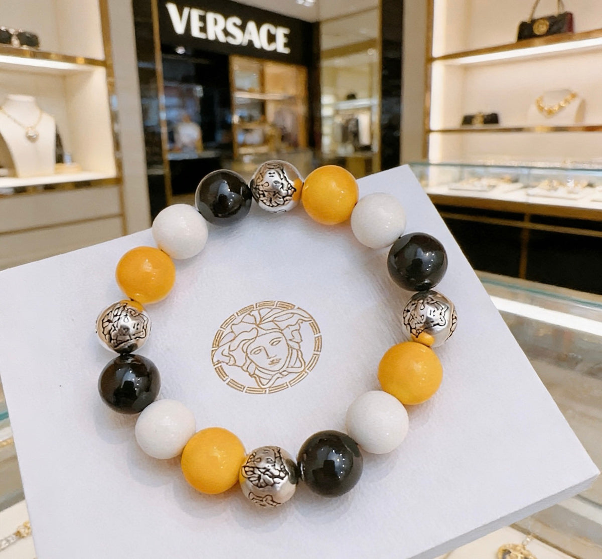 Medusa Head Beaded Bracelet with Agate-Style Beads – Rock-Inspired – Design 02 main product view
