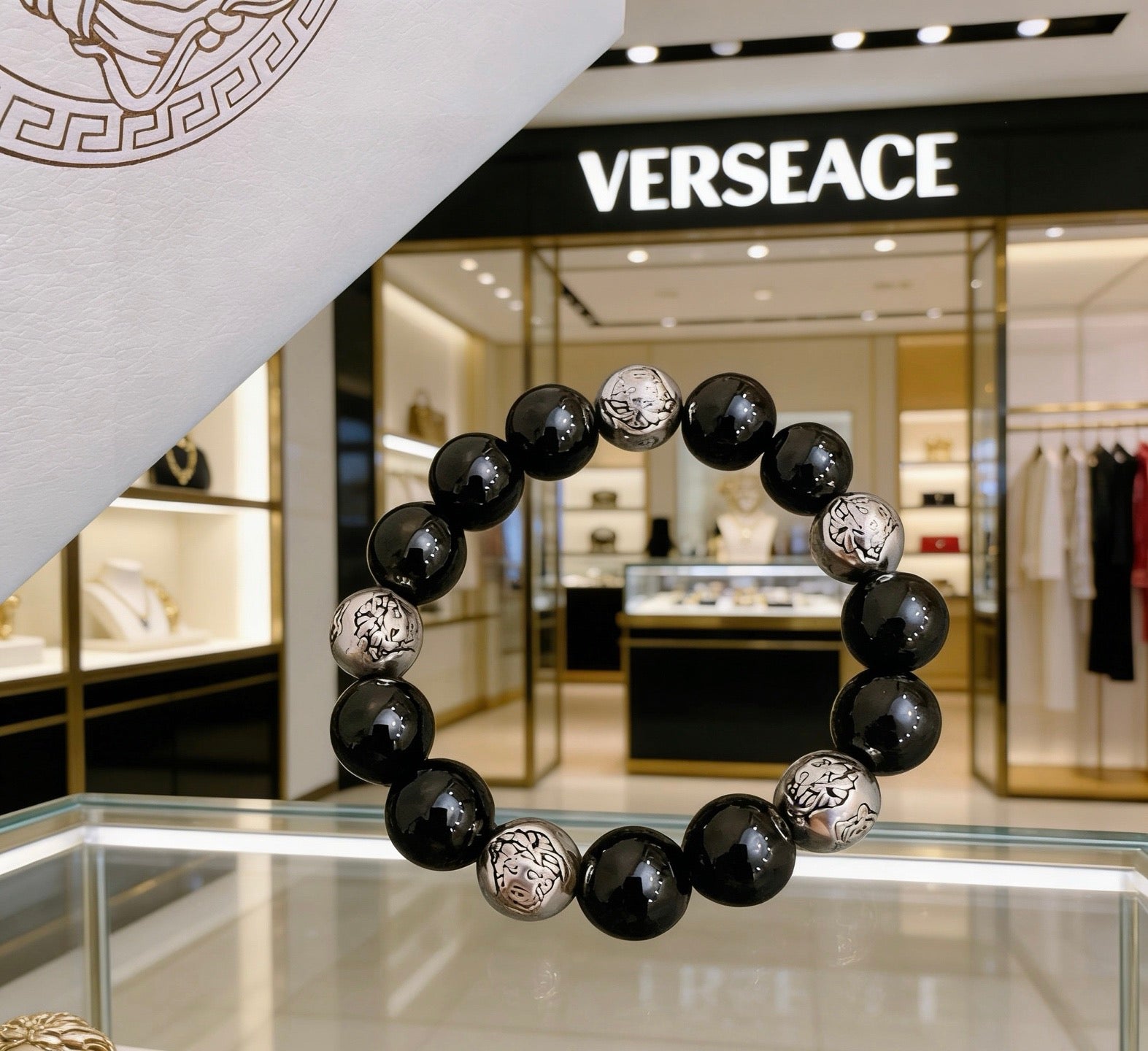 Medusa Head Beaded Bracelet with Agate-Style Beads – Rock-Inspired main product view