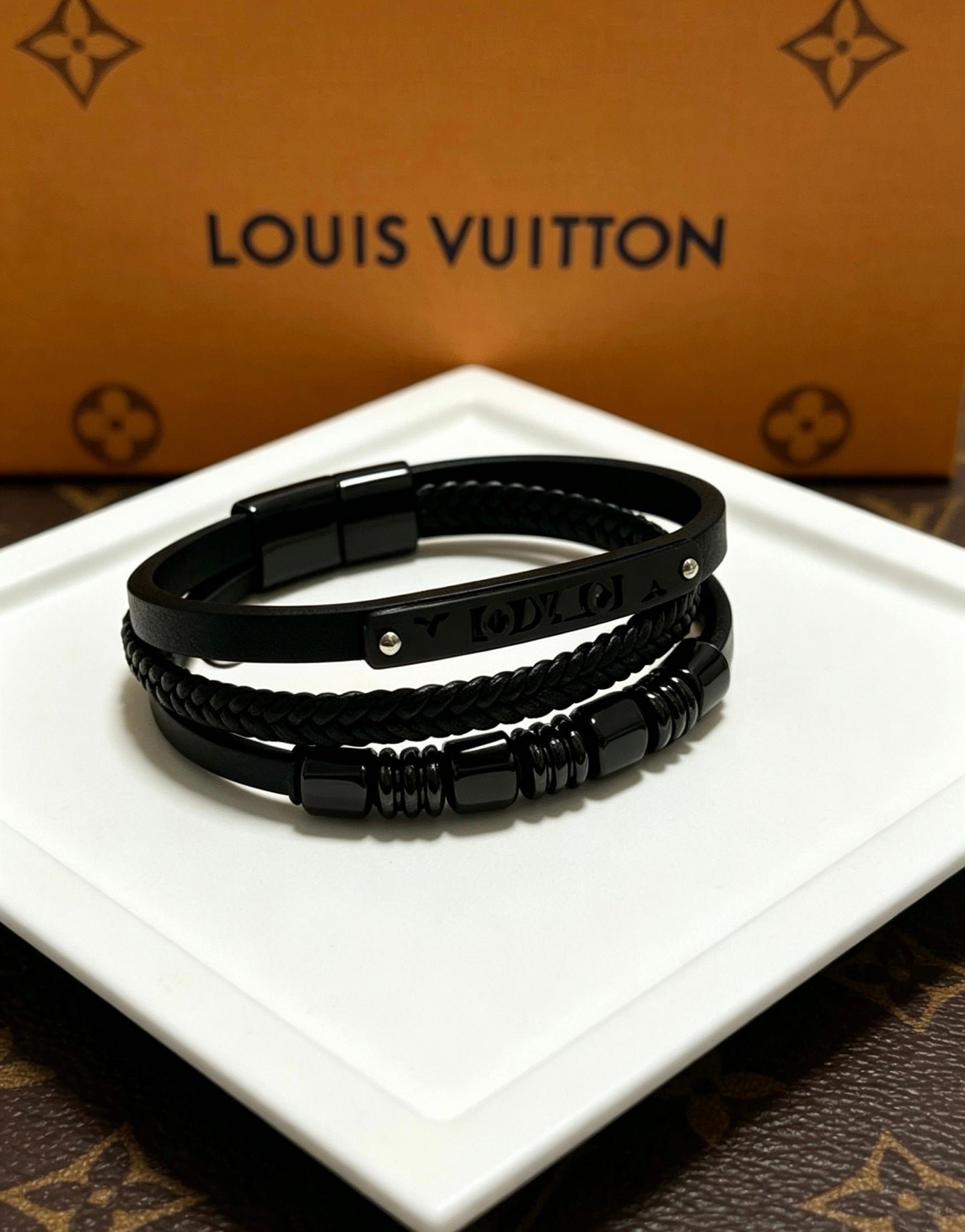 Chain Bangle in Silver-Tone – Blue Detail – Design 005 main product view